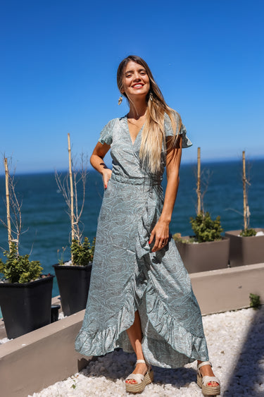 Vestido largo de seda y kimono celeste